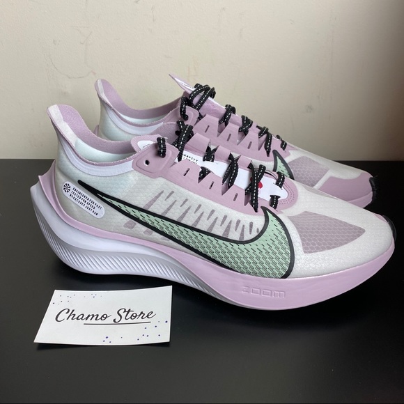 nike zoom gravity pistachio